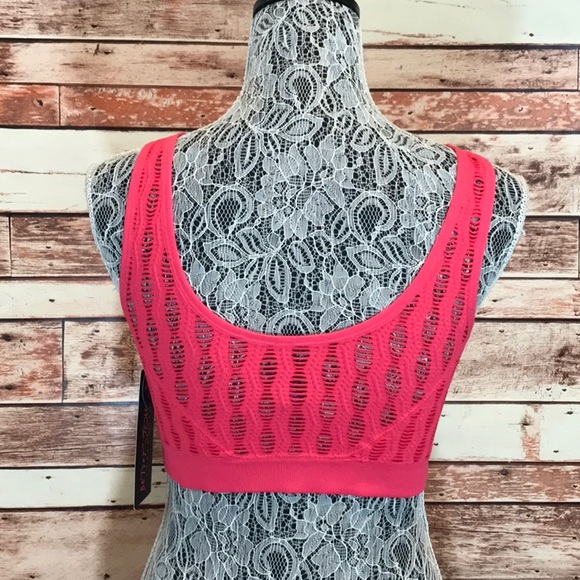 BETSY JOHNSON Women’s Performance Seamless Bra NWT - Picture 5 of 8